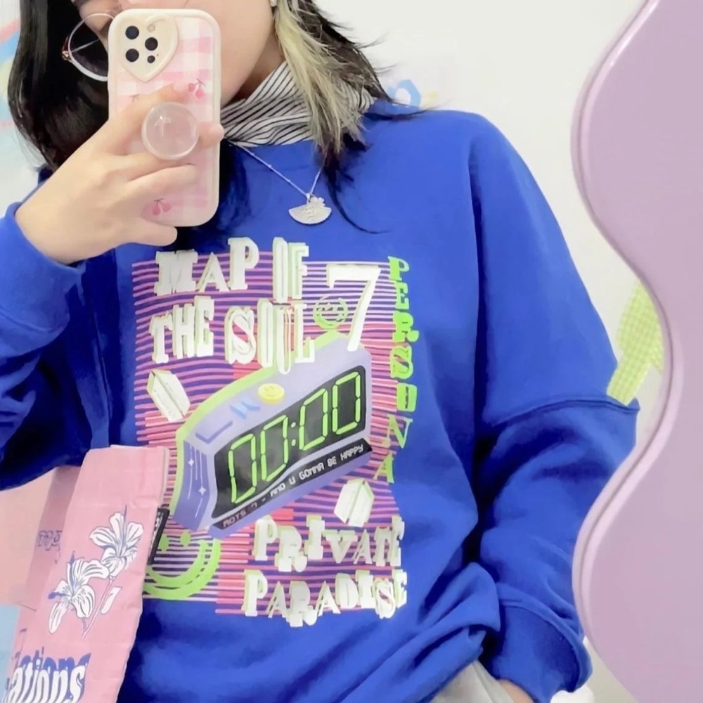 643- Blue Graphic Crewneck #Graphic #Crewneck #90s
